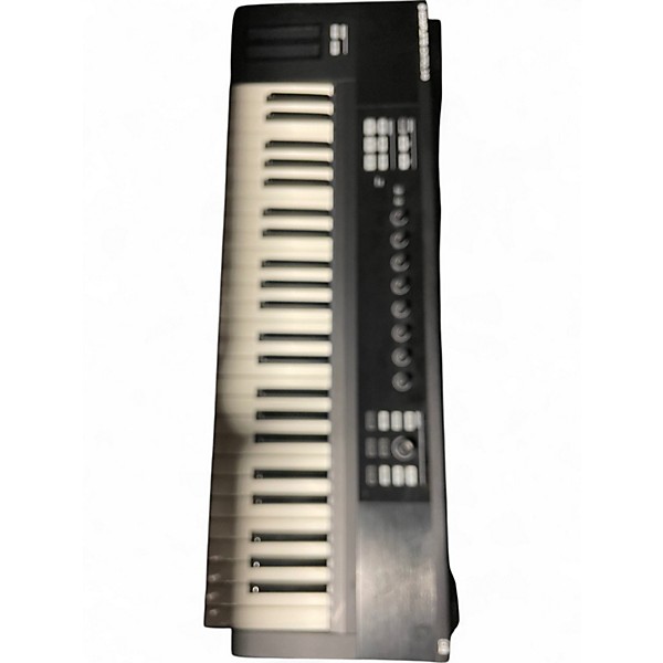 Used Native Instruments Komplete Kontrol S49 MK2 MIDI Controller