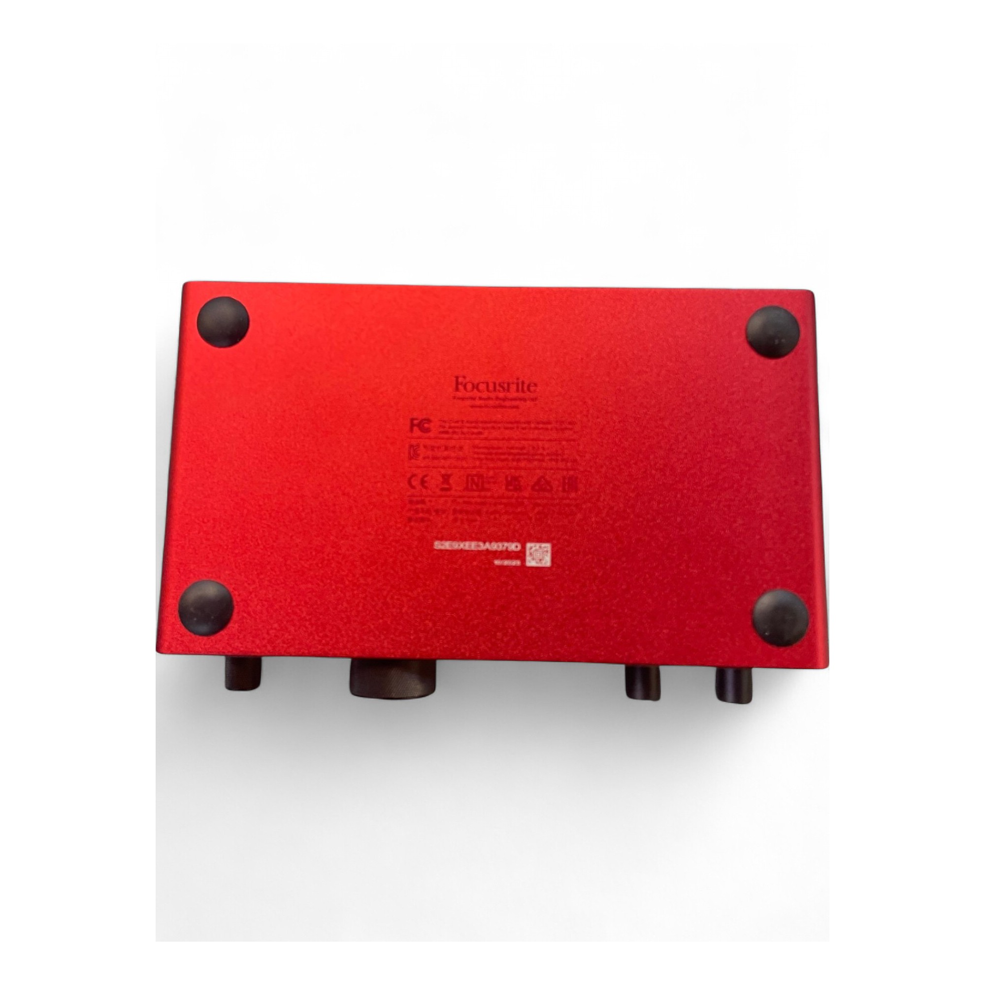 Used Focusrite Scarlett 2i2 Gen 3 STUDIO | Guitar Center