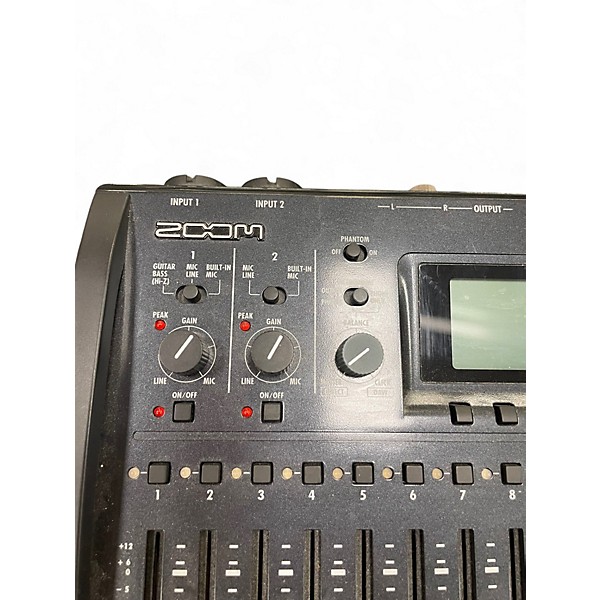 ZOOM　R8 Amazon.com: Zoom R8 Multi-Track Tabletop Recorder, Interface