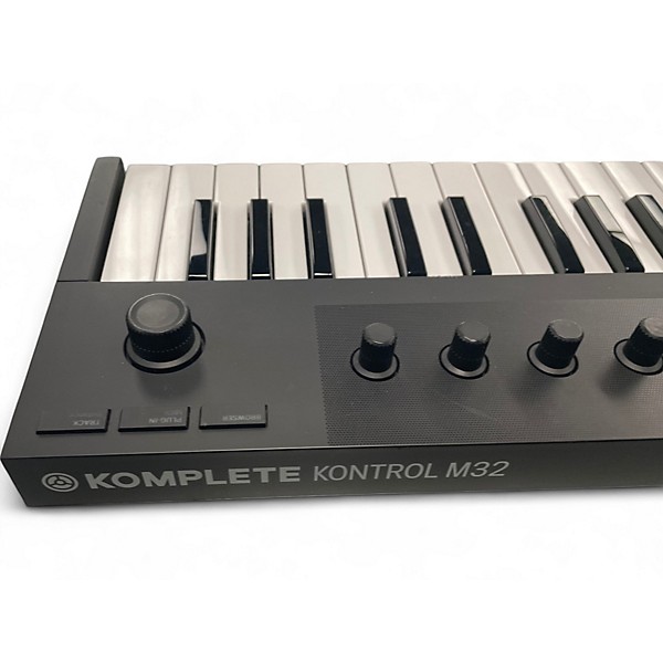 Amazon.com: Native Instruments Komplete Kontrol M32