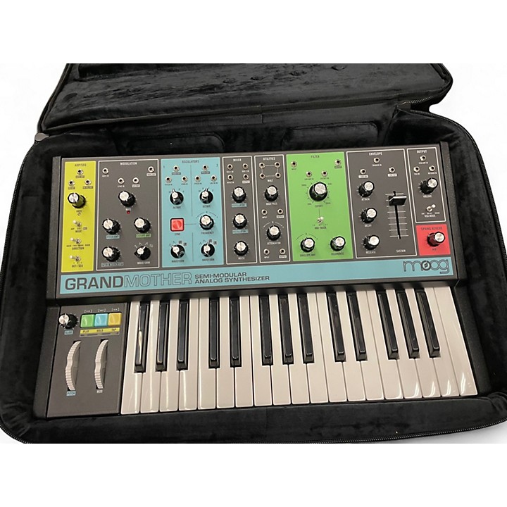 Used Moog Grandmother Synthesizer | Guitar Center
