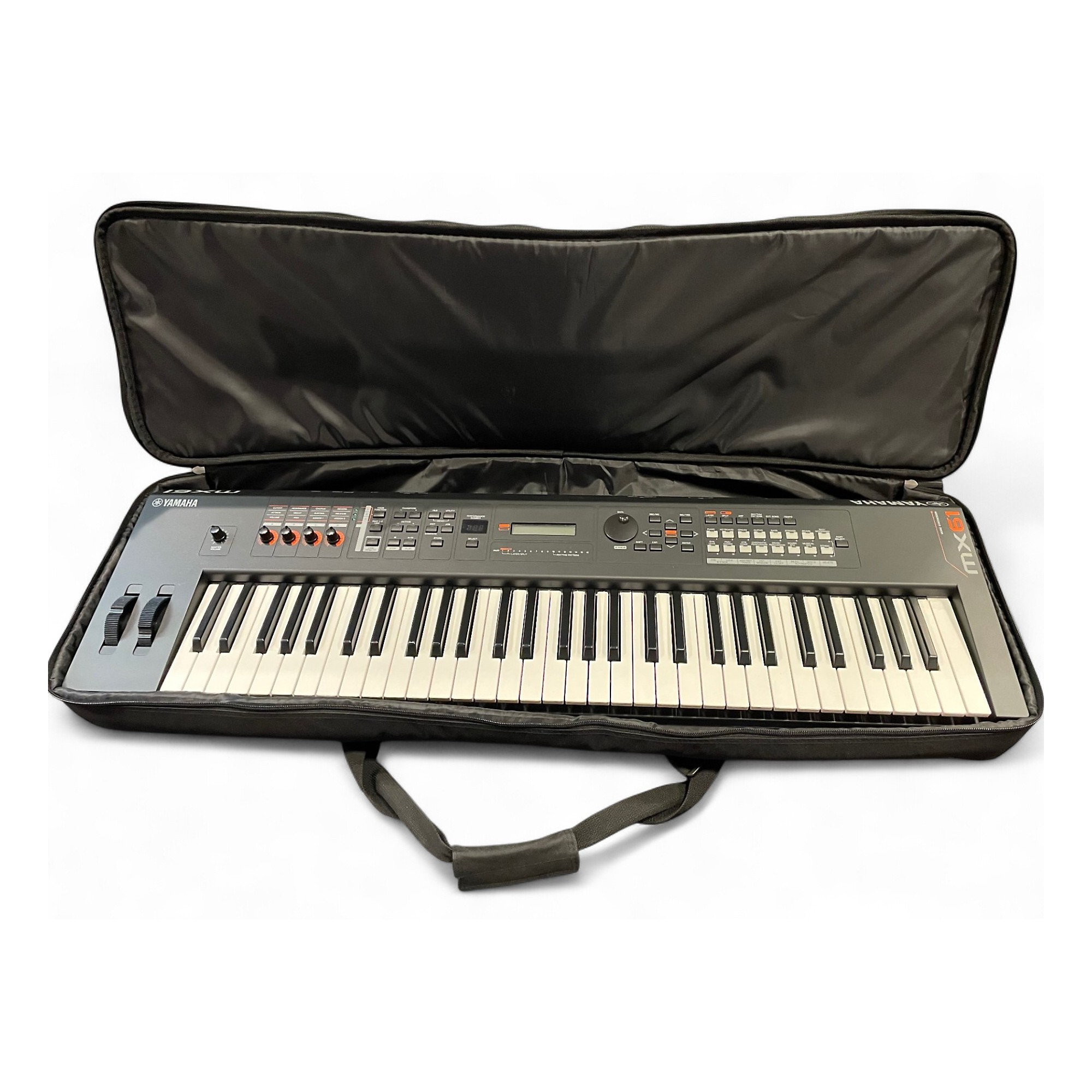Used Yamaha MX61 61 Key Keyboard Workstation | Guitar Center