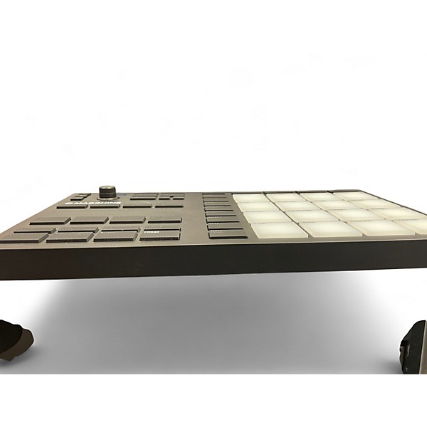 【ケース付】MASCHINE MK3 MIDIコントローラー 本体 ケース付】MASCHINE MK3 MIDIコントローラー 本体 （MASCHINE