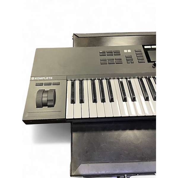 Used Native Instruments Komplete Kontrol S61 MKII MIDI Controller