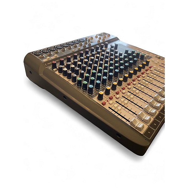 Used Soundcraft SIGNATURE 21 Powered Mixer