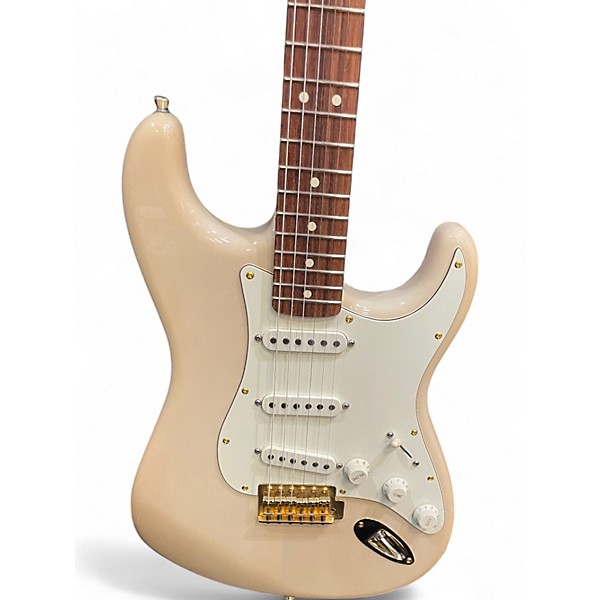 Used Fender 60th Anniversary Stratocaster Vintage Blonde Solid Body Electric Guitar