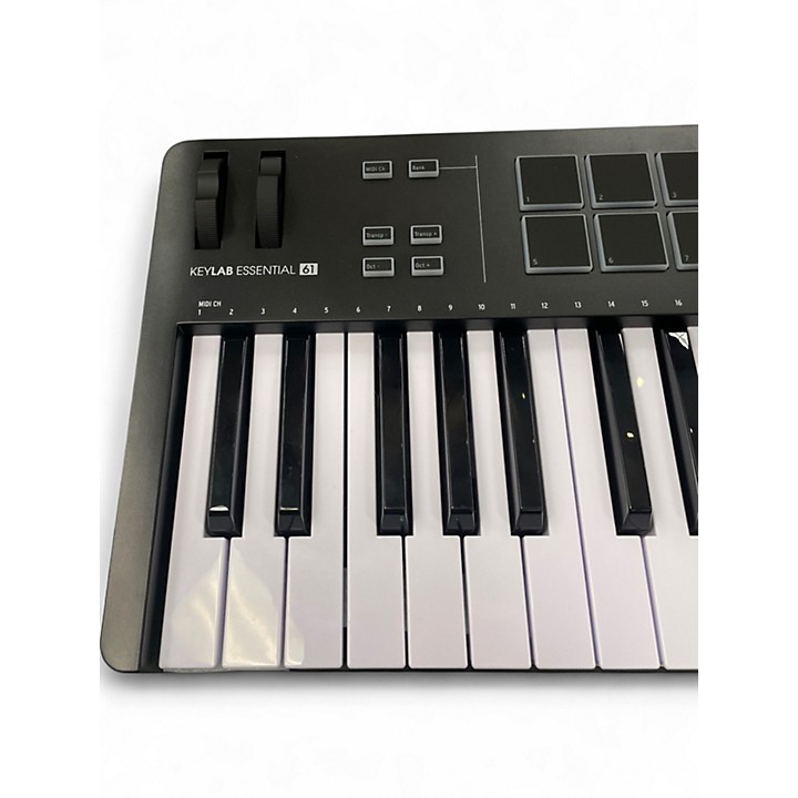 Used Arturia Used Arturia Keylab Essential 61 MIDI