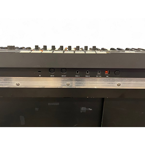 Used Native Instruments Komplete Kontrol S61 MKII MIDI Controller