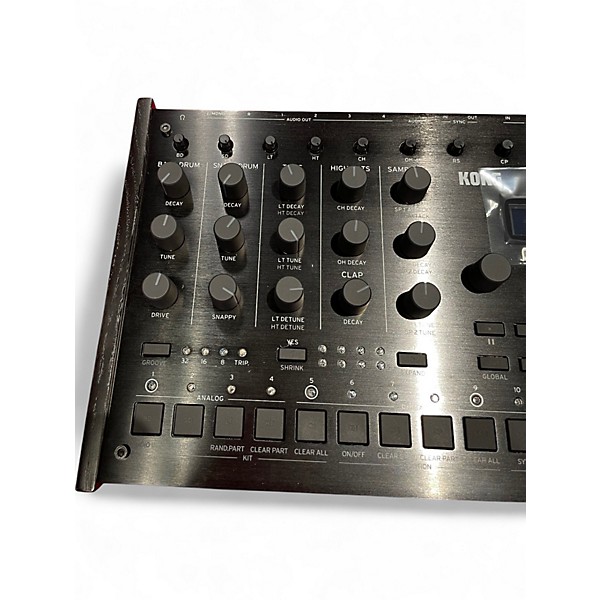 Used KORG drumlogue Production Controller