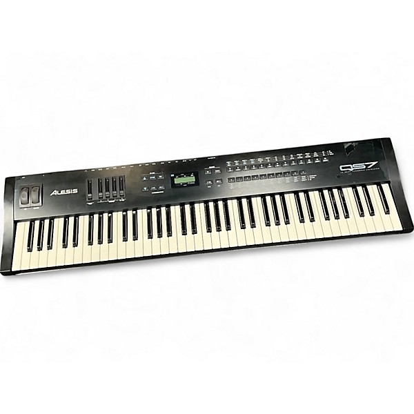 Used Alesis QS7 Stage Piano