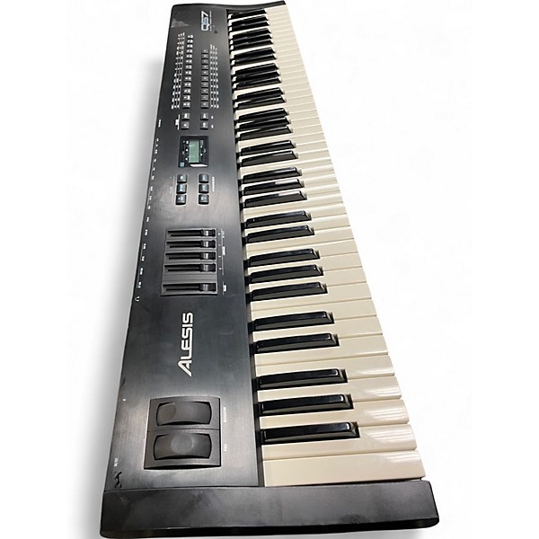 Used Alesis QS7 Stage Piano