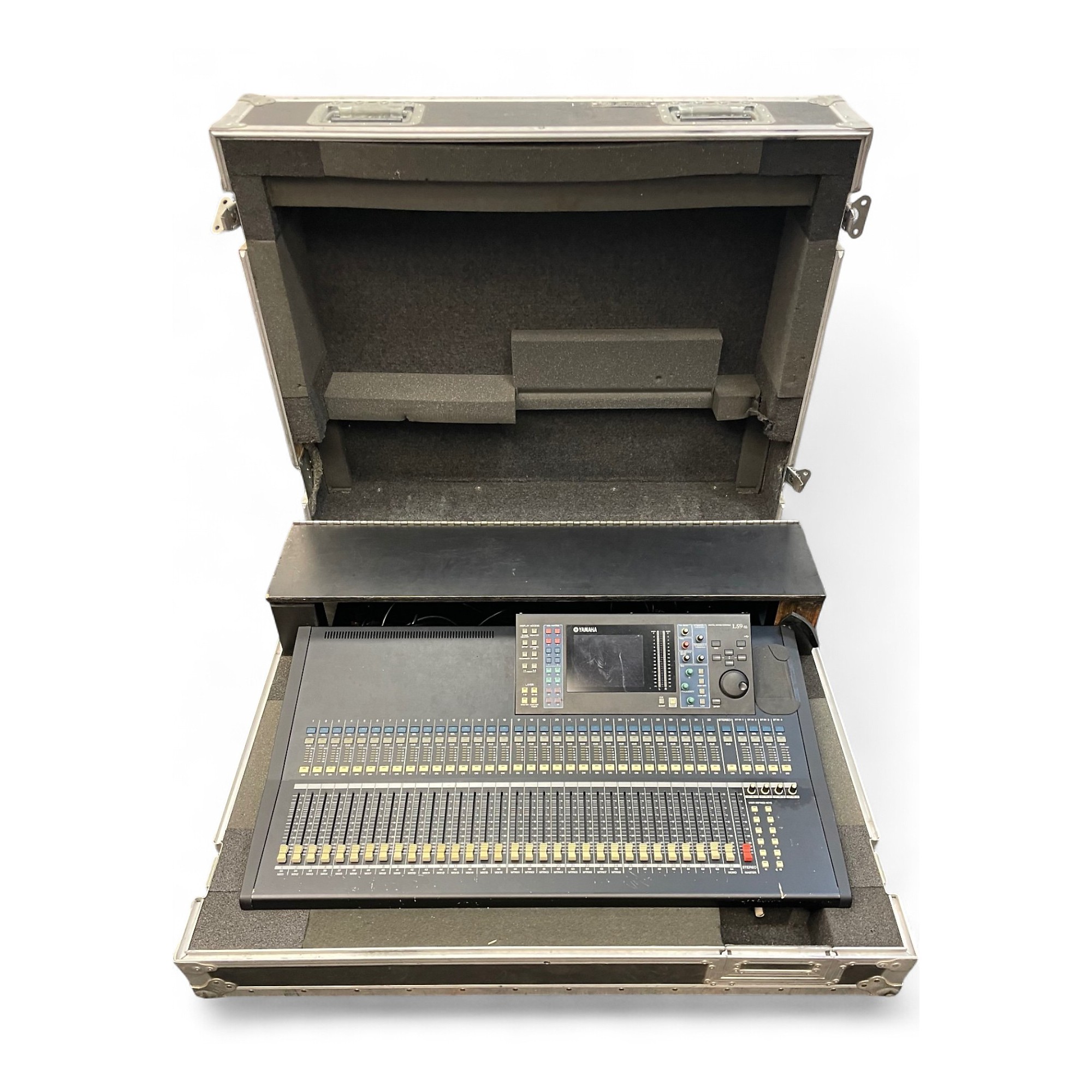 Used Yamaha LS932 Line Mixer | Guitar Center