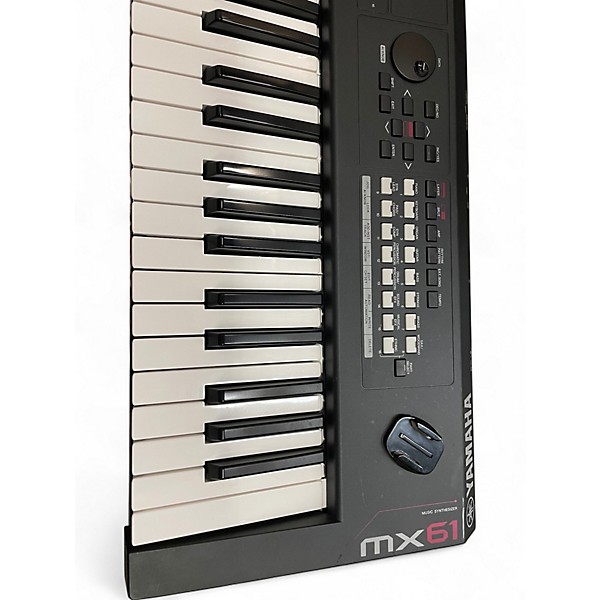Used Yamaha MX61 61 Key Keyboard Workstation