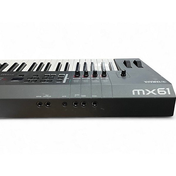 Used Yamaha MX61 61 Key Keyboard Workstation
