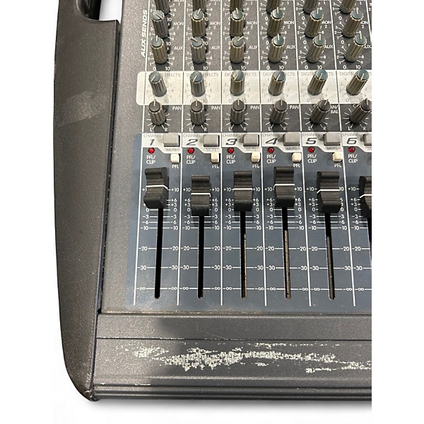 Used Peavey xr 886 Powered Mixer
