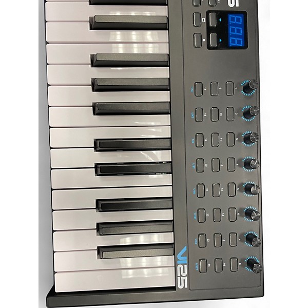 Used Alesis VI25 25 Key MIDI Controller