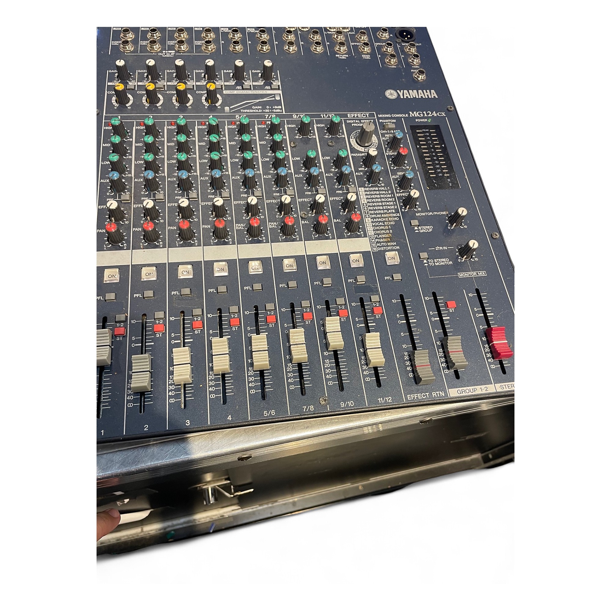 Used Yamaha MG124CX Unpowered Mixer | Guitar Center