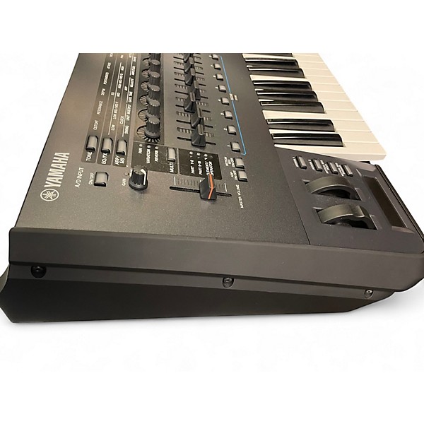 Used Yamaha Montage 6 Synthesizer