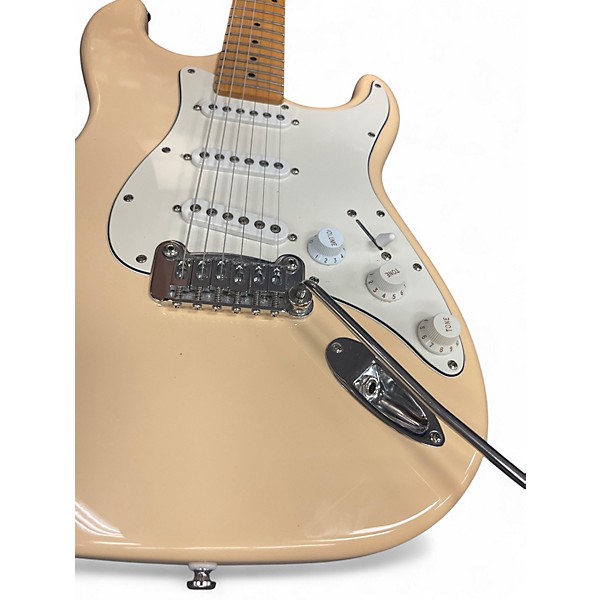Used G&L S500 Tribute Series White Solid Body Electric
