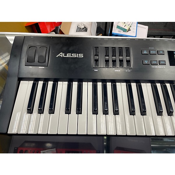 Used Alesis QS7.1 Synthesizer