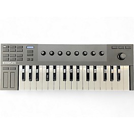 Used Komplete Kontrol M32 MIDI Controller