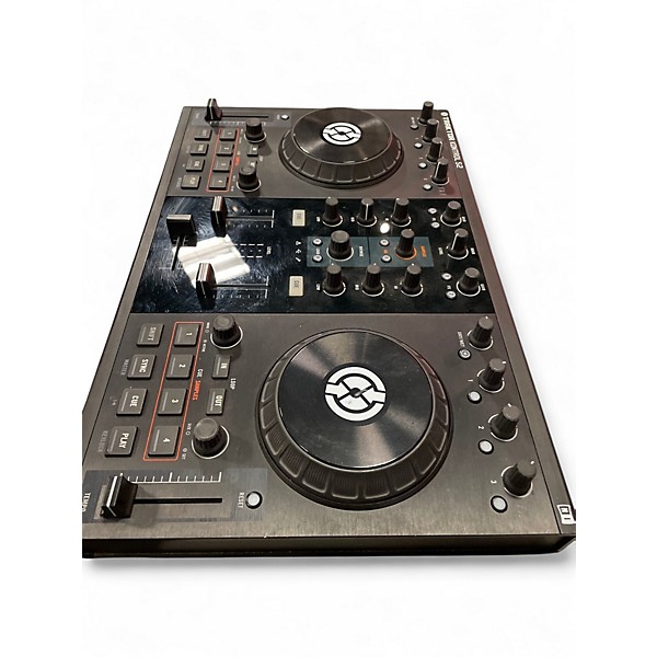 Traktor Kontrol S2: 2-channel DJ controller