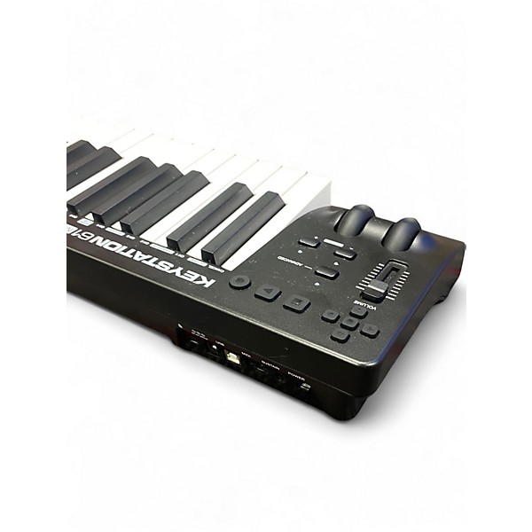Used M-Audio Axiom 61 Key MIDI Controller