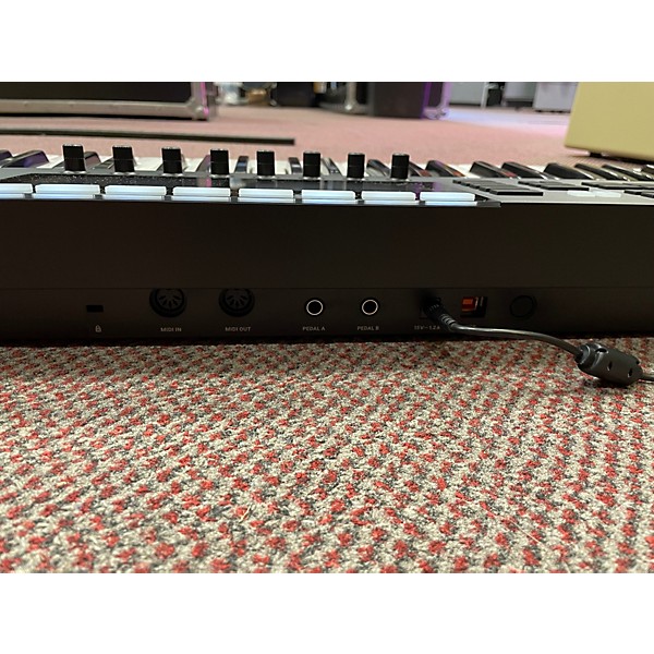 Used Native Instruments Komplete Kontrol S61 MIDI Controller
