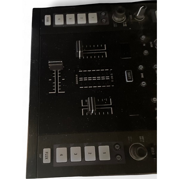 TRAKTOR KONTROL Z2 コントローラー Native Instruments Traktor Kontrol Z2 DJ Mixer, Traktor