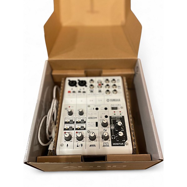 Used Yamaha AG06 Powered Mixer | Guitar Center