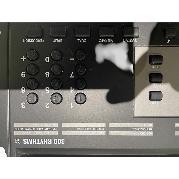 Used Alesis HARMONY61