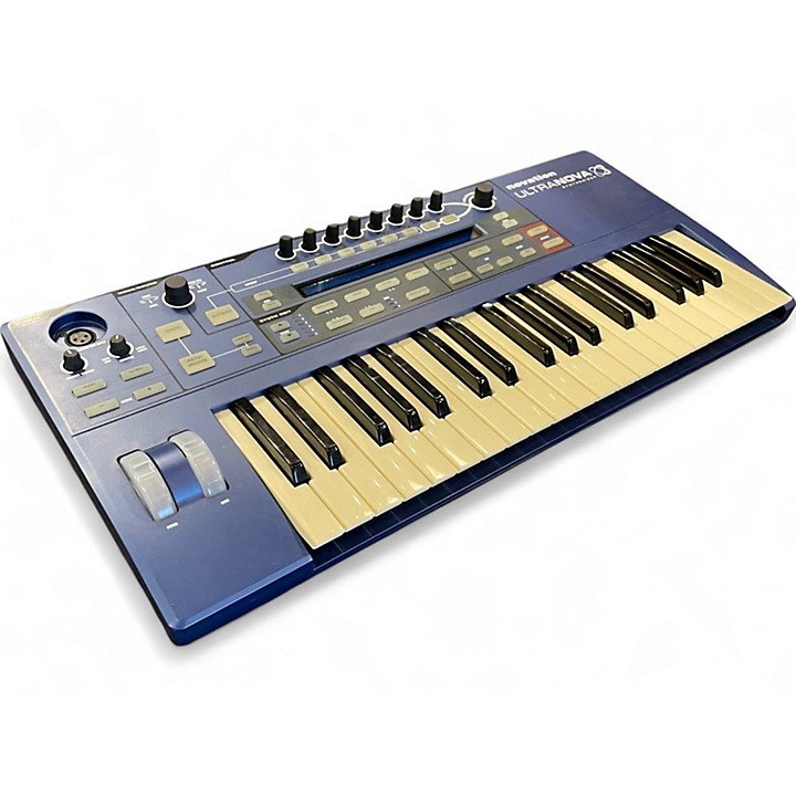 Novation UltraNova シンセサイザー 37鍵 Used Novation UltraNova 37 Key Synthesizer | Guitar Center