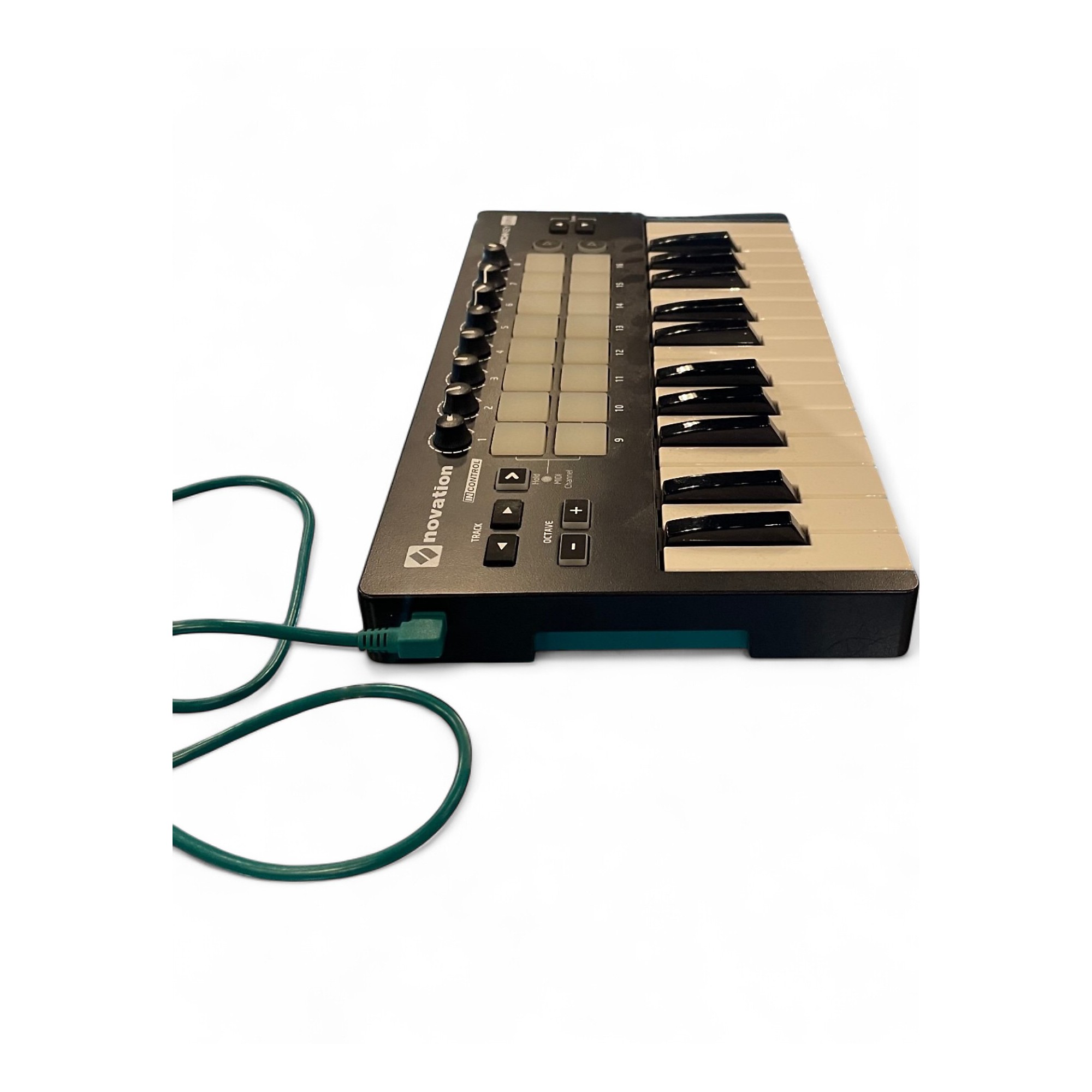 Used Novation Launchkey Mini MIDI Controller | Guitar Center
