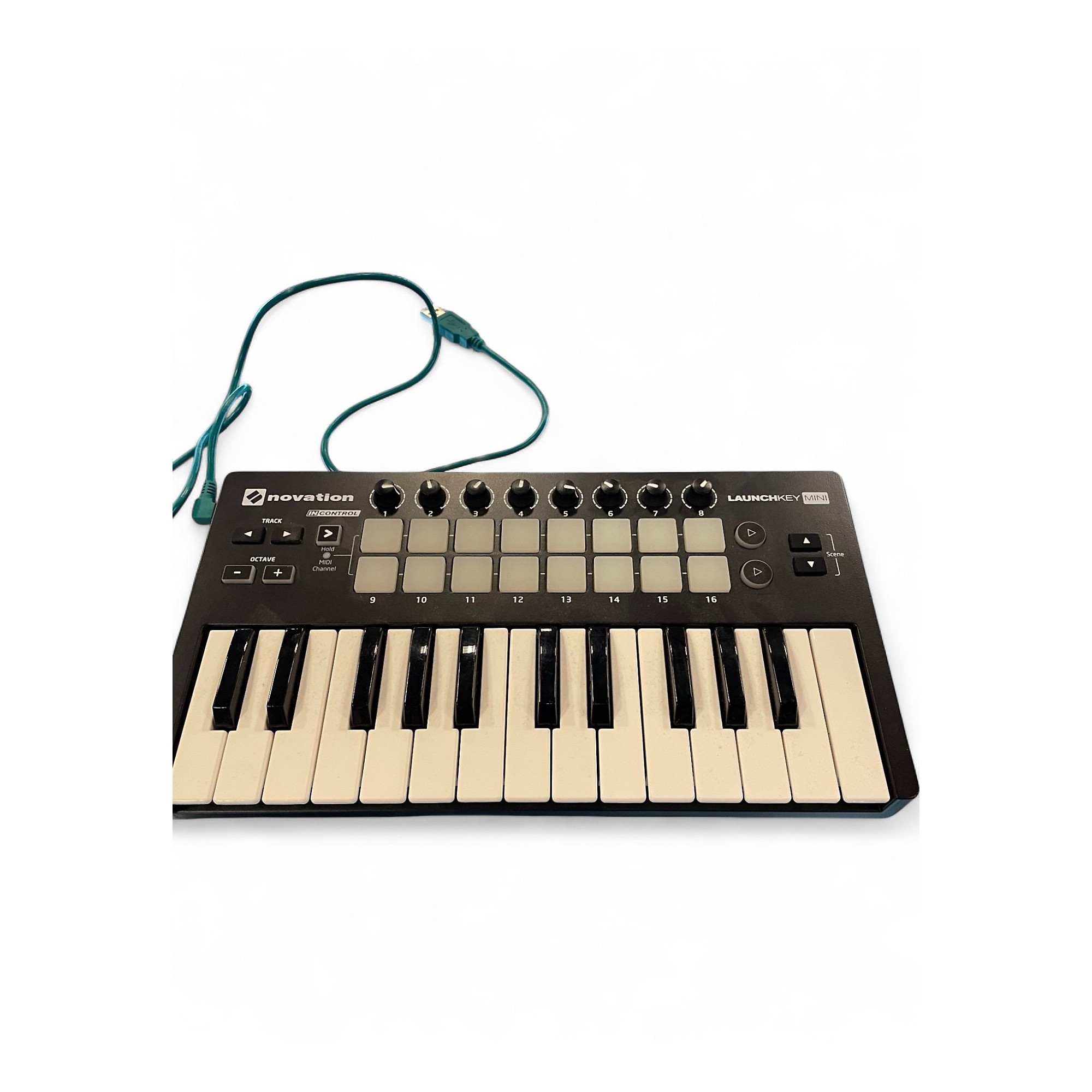 Used Novation Launchkey Mini MIDI Controller | Guitar Center