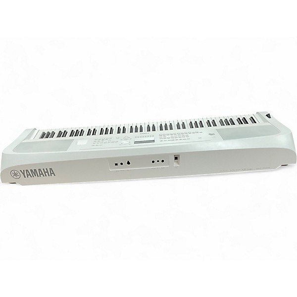 Used Yamaha dgx670 Keyboard Workstation
