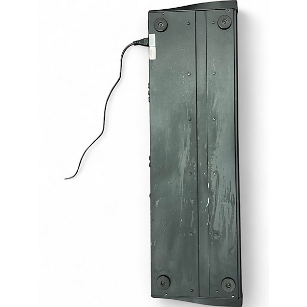 Used Alesis qs6.1 Keyboard Workstation