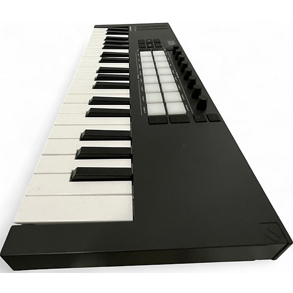 Used Novation LAUNCHKEY MINI 37 Keyboard Workstation