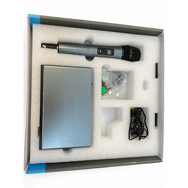 Used Sennheiser XSW 1 Vocal System With XSW 1-825 Handheld Microphone A Handheld Wireless System