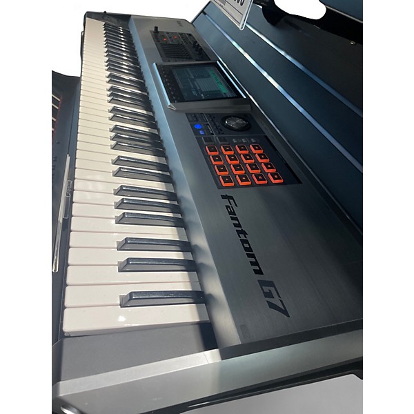 Used Roland Fantom G7 76 Key Keyboard Workstation