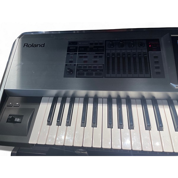 Used Roland Fantom G7 76 Key Keyboard Workstation