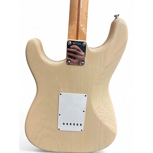 Vintage 1993 Fender STRATOCASTER TRANSLUCENT BLONDE Solid Body Electric Guitar