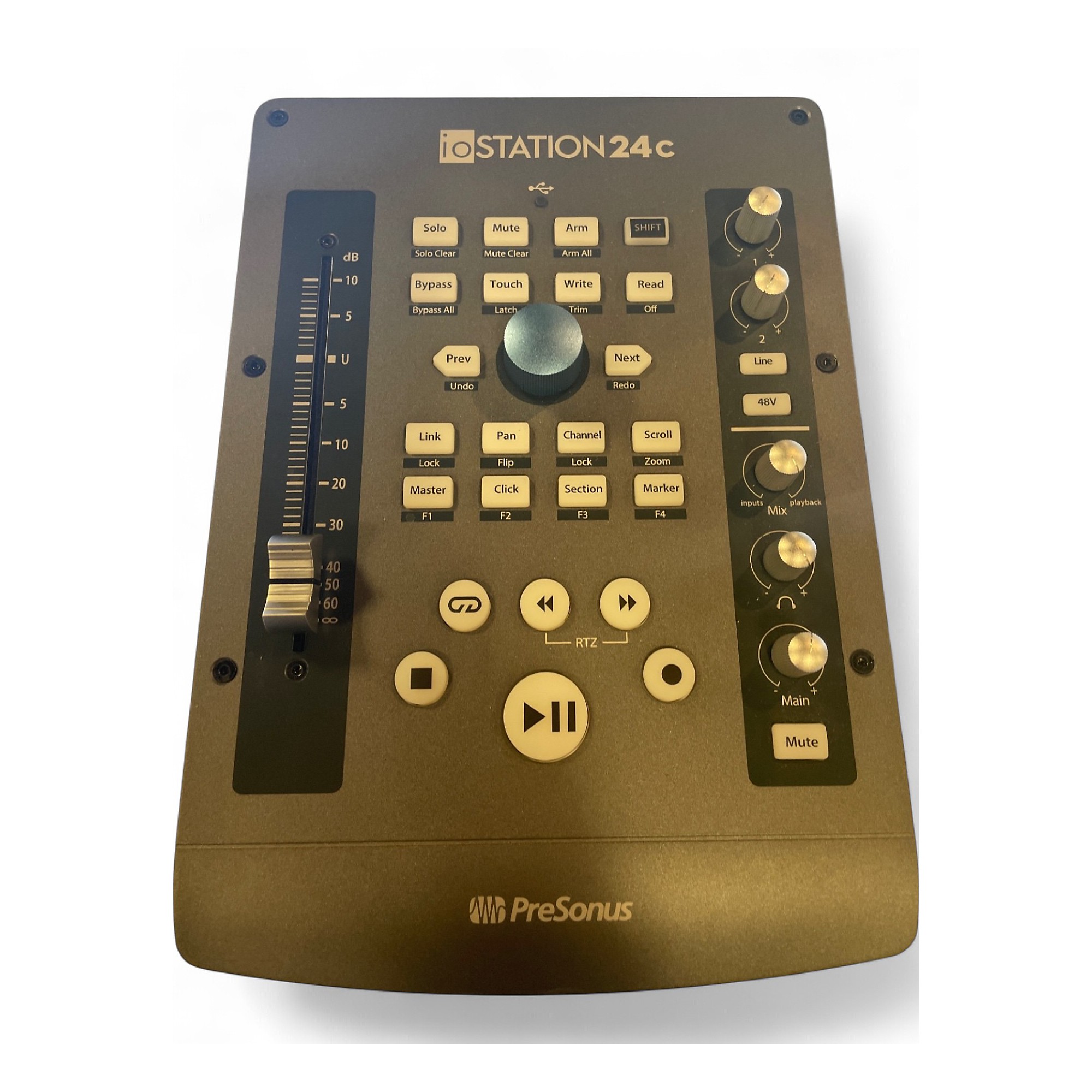 PreSonus ioSTATION 24c 本体 Amazon.com: PreSonus ioStation 24c 2x2, 192 kHz, USB Audio