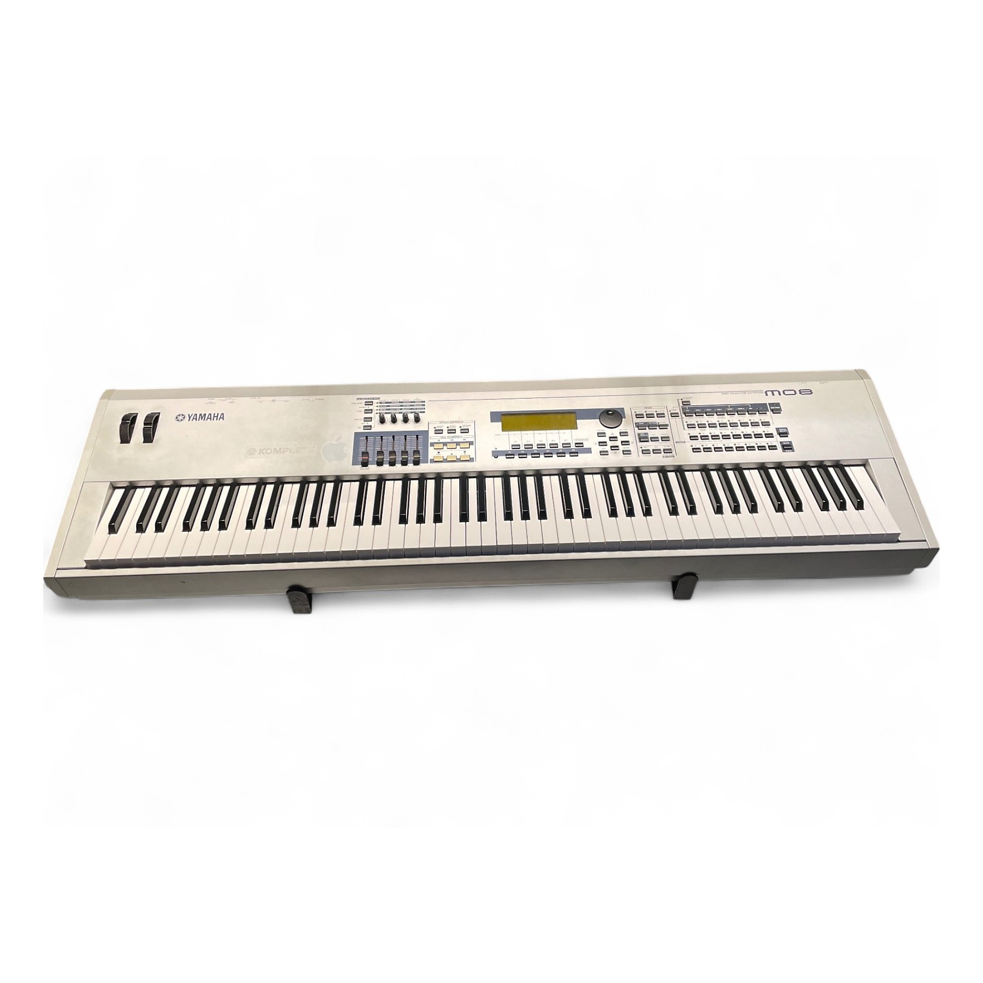 Used Yamaha MO8 88 Key Keyboard Workstation | Guitar Center