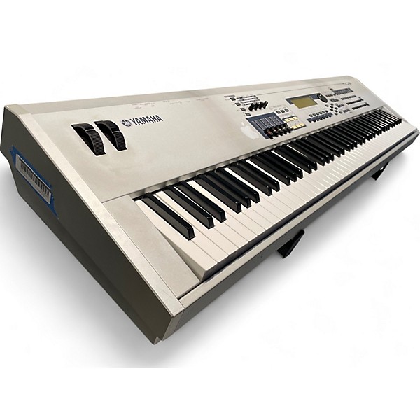 Used Yamaha MO8 88 Key Keyboard Workstation