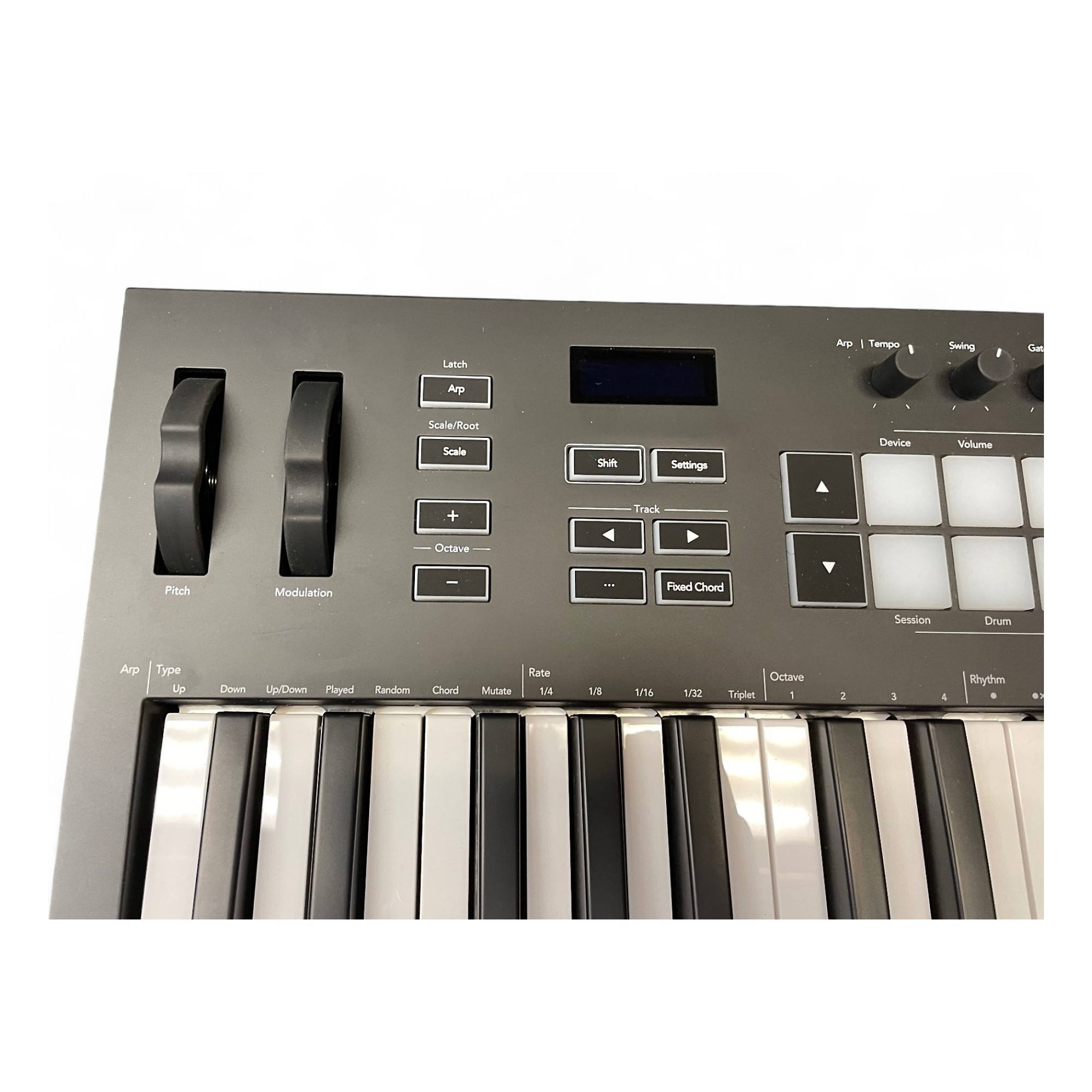 Novation（ノベーション）/LAUNCHKEY 37 MK3 【中古】【USED】MIDI関連機器MIDIコントローラー【三宮オーパ店】 000000121252175-00-2000x2000.jpg