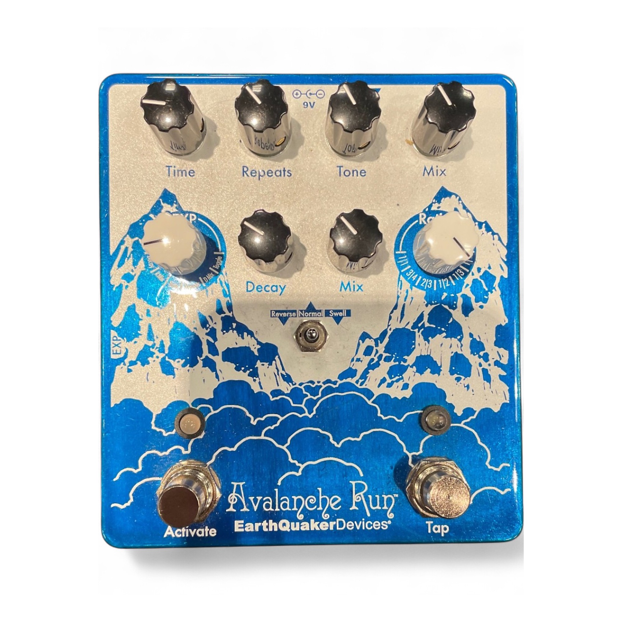 Earthquaker Devices Avalanche Run v2 Stereo Delay and Reverb