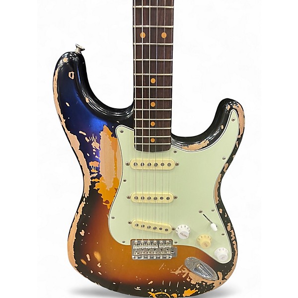 ギター Fender Mike McCready Stratocaster Used Fender Mike McCready Stratocaster 3 Color Sunburst Solid Body