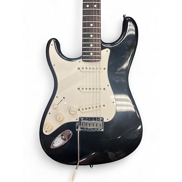Used 2001 Fender 2001 American Stratocaster Black Electric Guitar