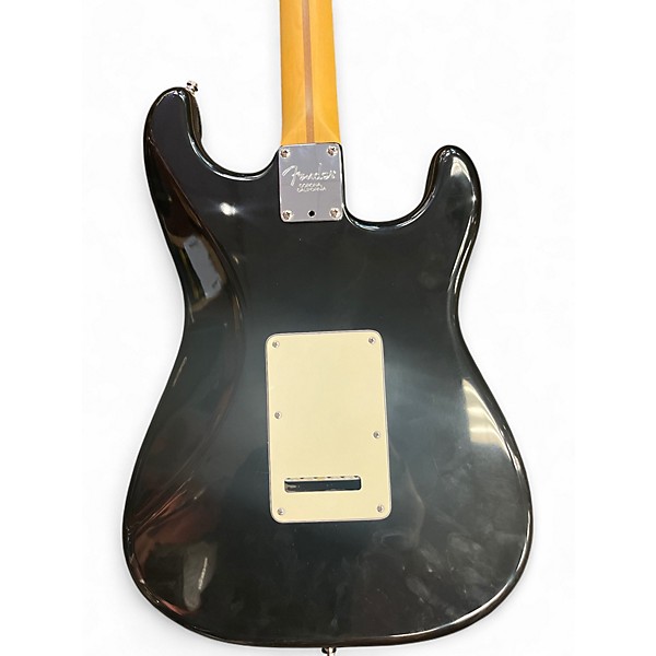 Used 2001 Fender 2001 American Stratocaster Black Electric Guitar