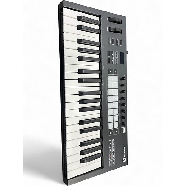 Used Novation LAUNCHKEY 37